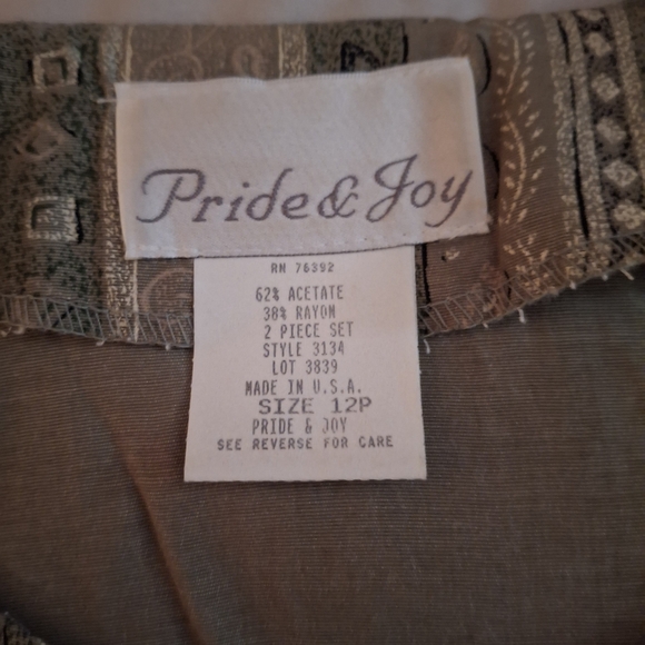 Pride & Joy Elegant Women's Green Patterened Tunic Top - Picture 5 of 7